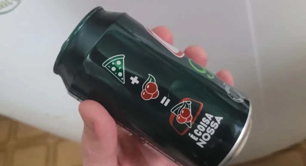 Foto da lata de Guaraná Antartica sobre estratégia de branding
